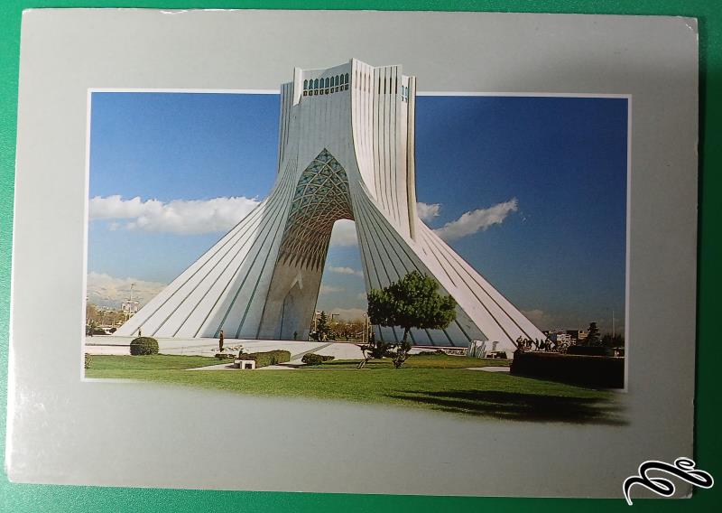 کارت پستال میدان آزادی / عکس از افشین بختیار طرح از علیرضا جزایری