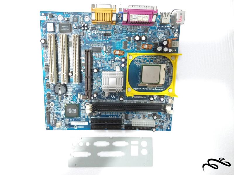 باندل GigaByte 8S651MP-RZ با سی پی یو سلرون 2/4GHz